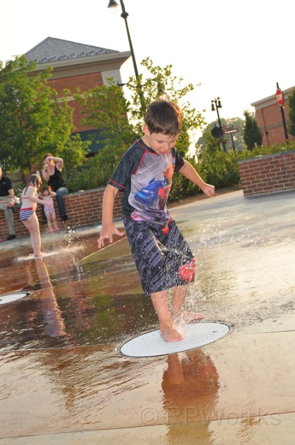 Kids-Lansdowne-20100625-13.JPG - (C)RPWorks-Goldman