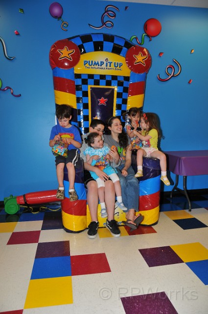 Lyri-Bday-20100501-203.JPG - (C)RPWorks-Goldman